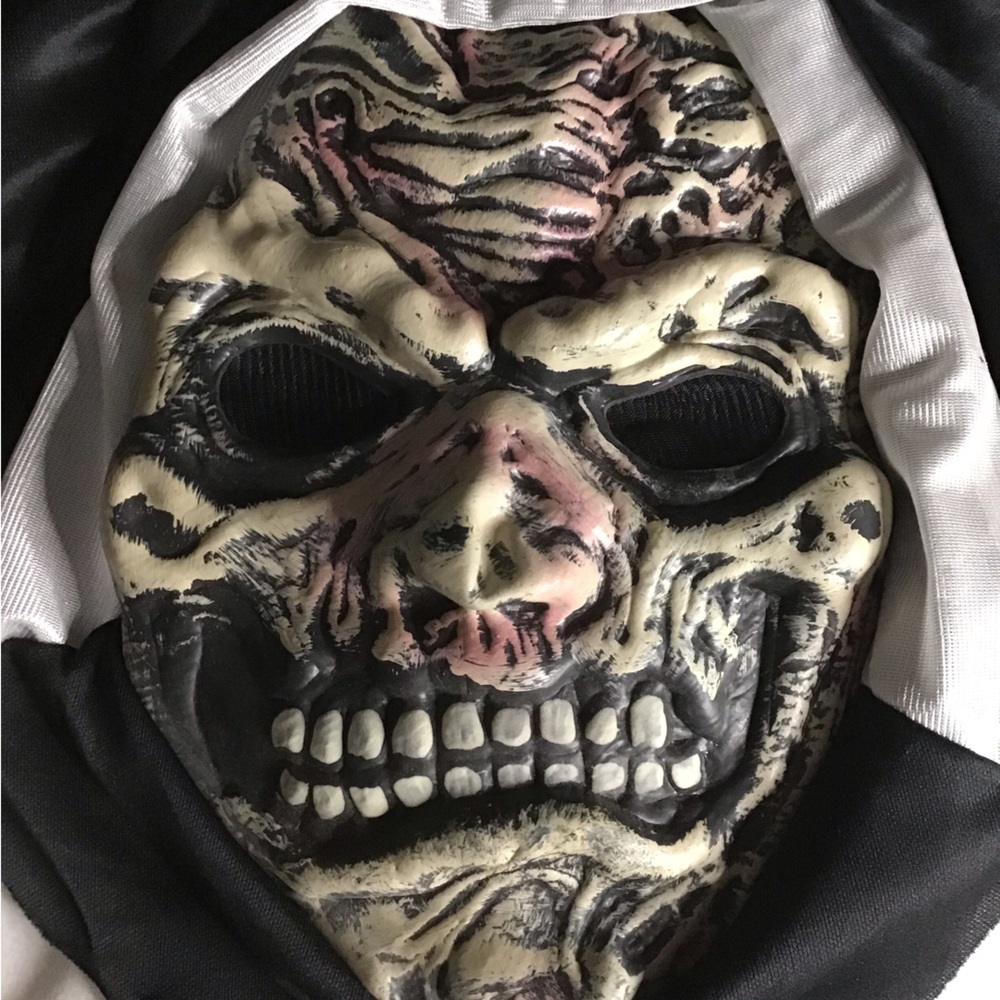 Halloween mask Easter Unlimited scary monster, NOS new old stock attached tag
